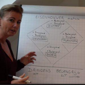 8 - PRIORITEITEN STELLEN